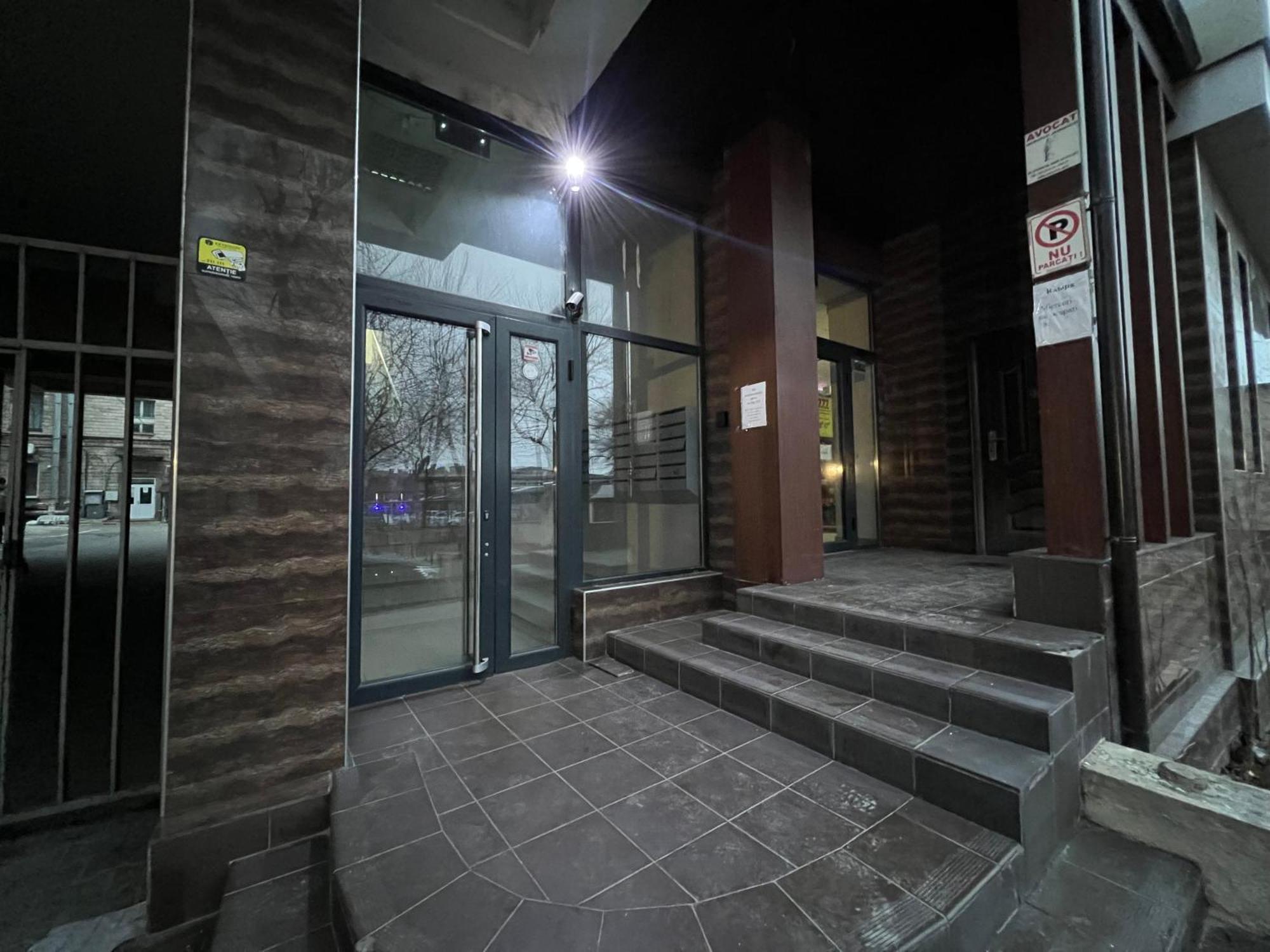 Center Apartment 基希讷乌 外观 照片
